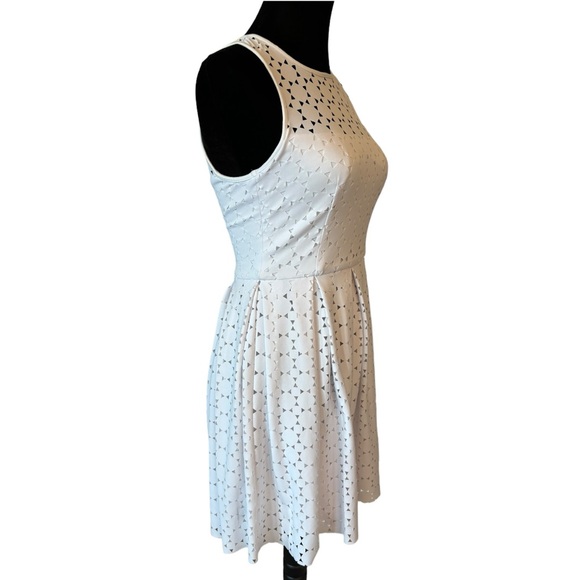 Trina Turk White Laser Cut Fit & Flare Dress Size 0 - Picture 10 of 15
